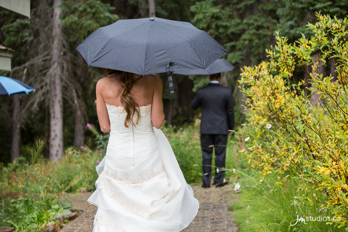 The Morris’s Wedding at Moraine Lake