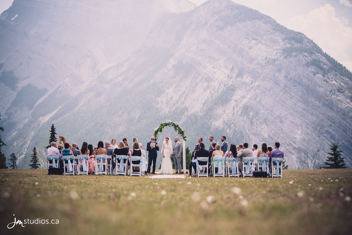 180728_2546-Banff-Wedding-Photographers-Moose-Hotel-and-Suites-JM_Photography