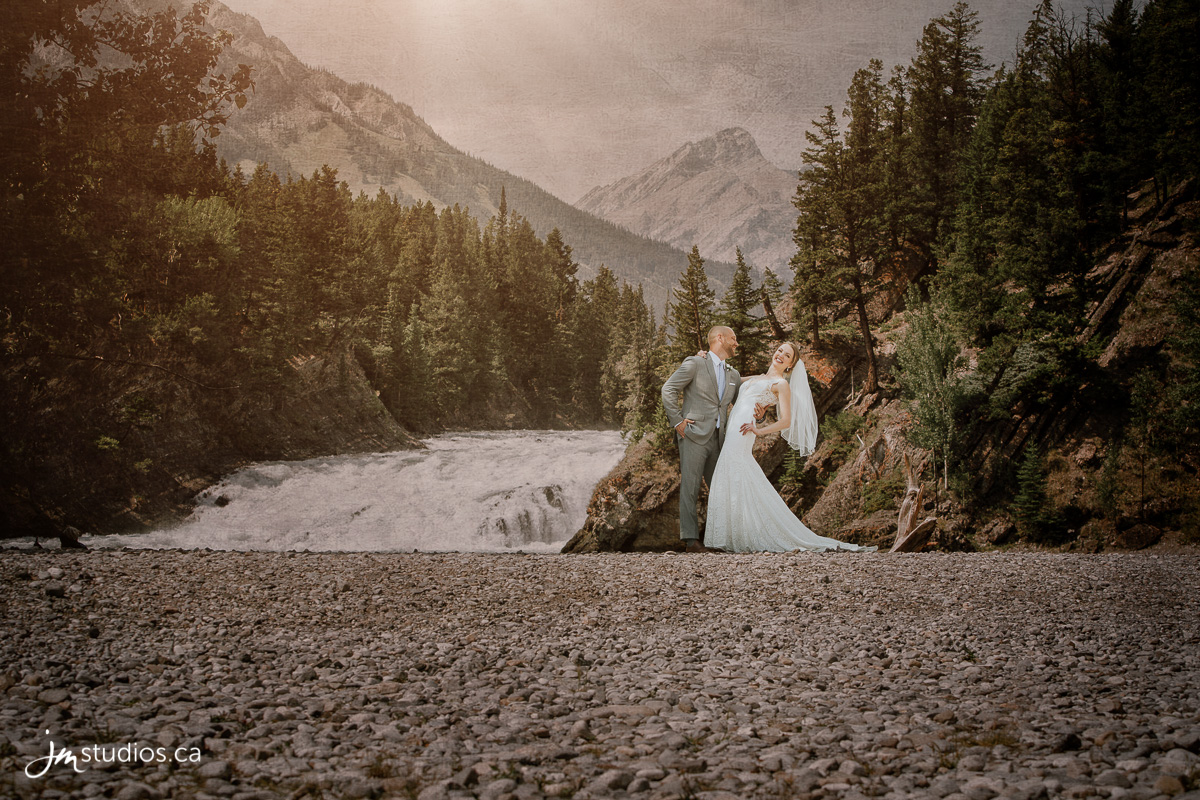 180728_5169-Banff-Wedding-Photographers-Moose-Hotel-and-Suites-JM_Photography