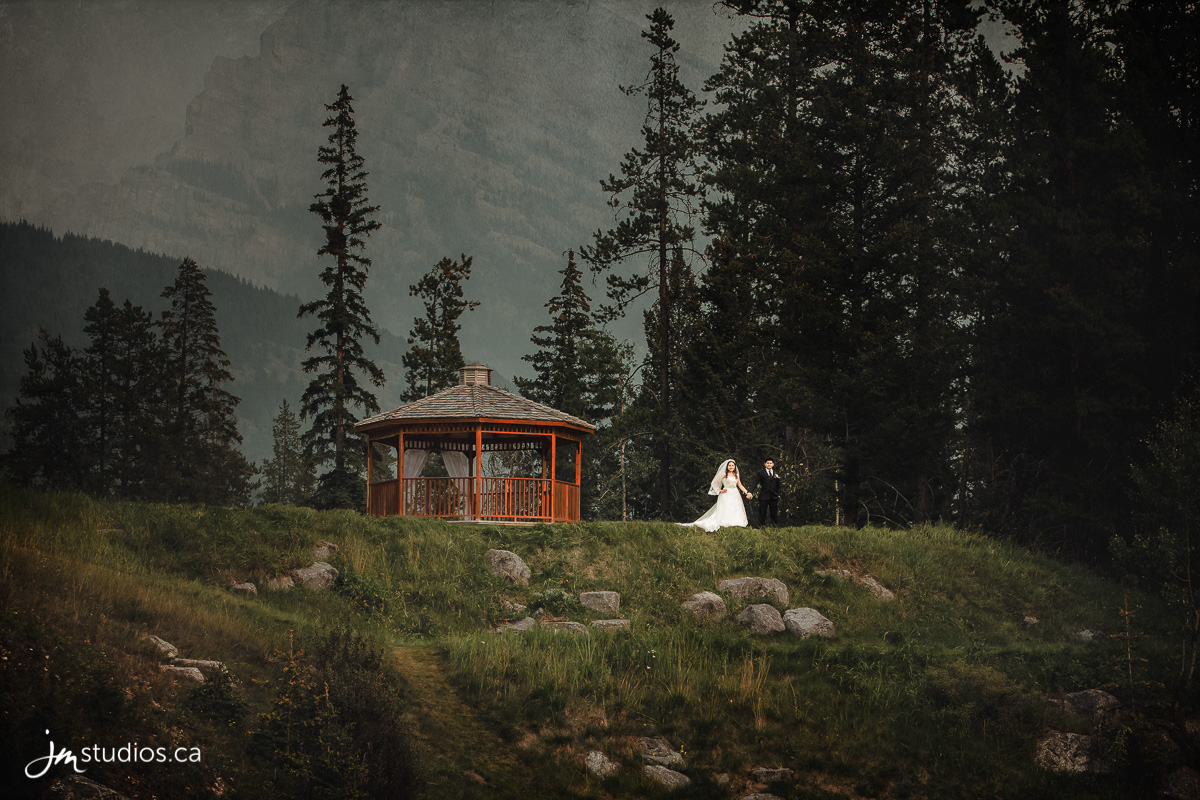 180819_5297-Rocky-Mountain-Wedding-Photographers-Silvertip-Resort-Canmore-JM_Photography